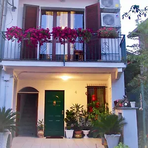  Holiday home Casa Dei Fiori