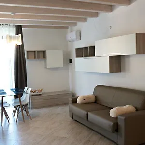  Aparthotel Paradeisos Sas